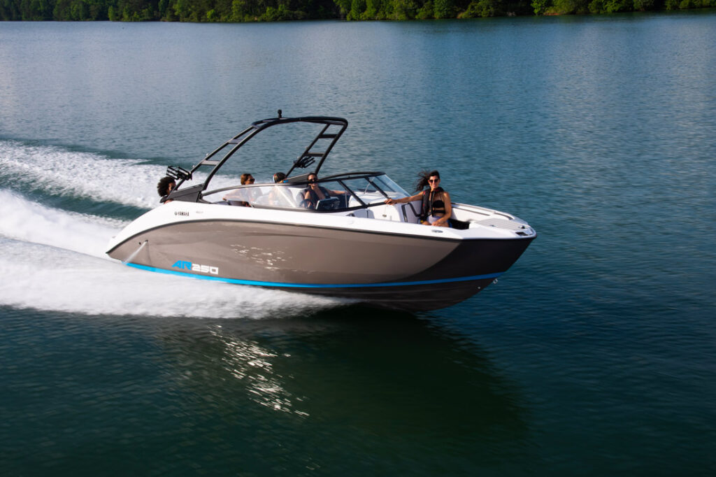 25ft Yamaha “Chico AR250” Yacht Charter Miami | Fun Day Boat Rental 🌴 5 %Miami Yacht Rentals%