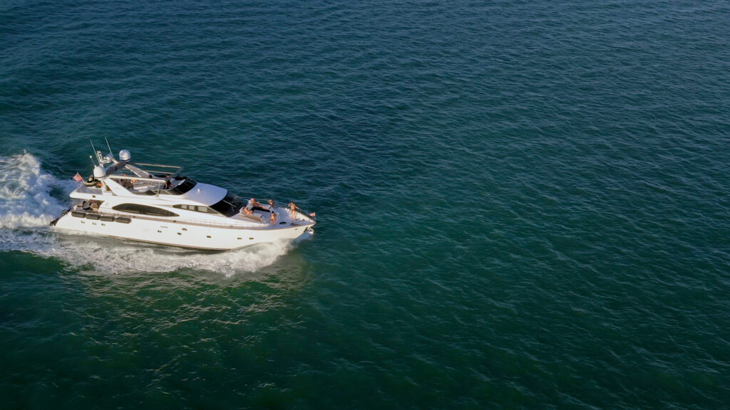 85ft Azimut Mega Yacht Charter | River Landing Marina ⚓ 8 %Miami Yacht Rentals%