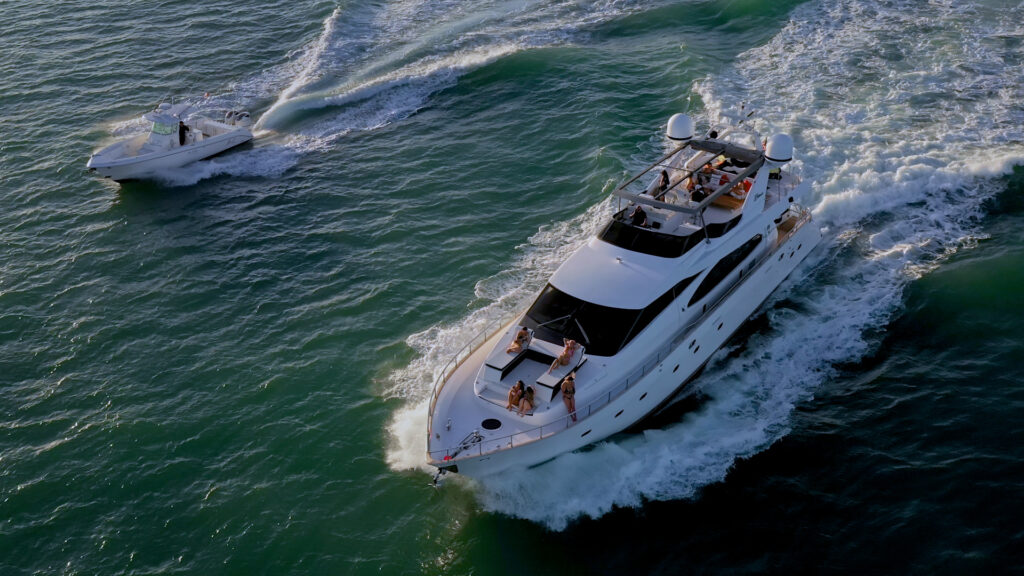 85ft Azimut Mega Yacht Charter | River Landing Marina ⚓ 7 %Miami Yacht Rentals%