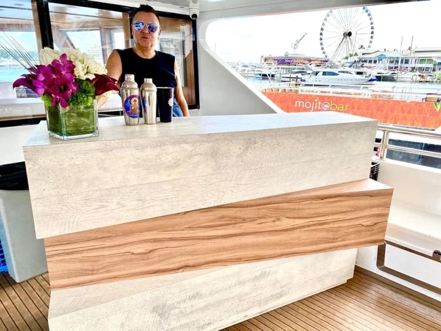 Island Time Mini Cruise - Miami Charter Lugar para grandes eventos ⛵ 4 %MAlquiler de yates en Miami%