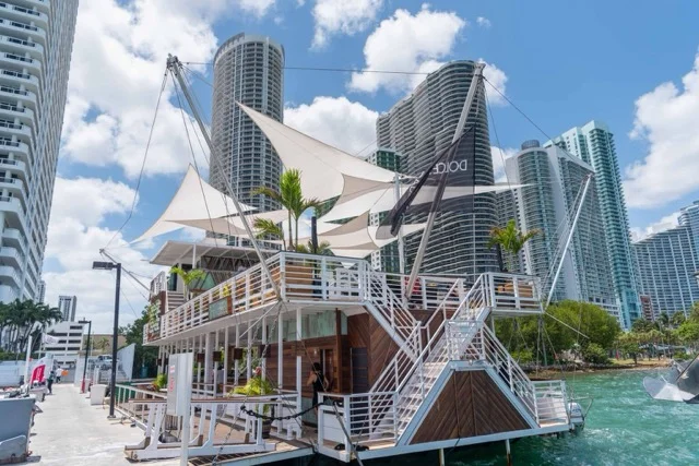 Plataforma flotante de dos niveles The Vessel - Miami Large Party Venue ✨🔥 3 %MAlquiler de yates en Miami%
