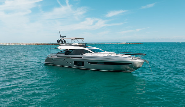 80ft Azimut Sport Mega Yacht Charter | Miami Beach Marina 🚤 6 %Miami Yacht Rentals%