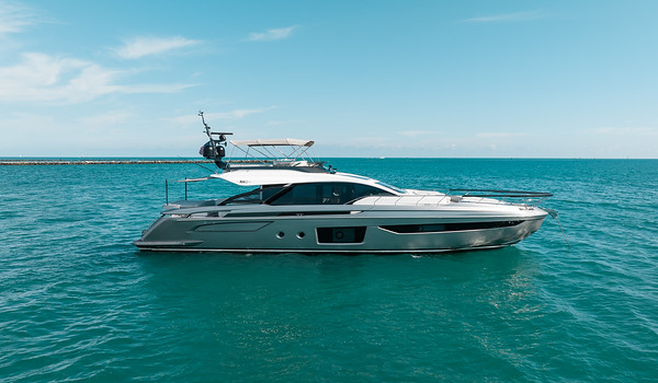 Miami superyacht rentals 💎 Oversized luxury yachts for VIP events, corporate charters, music videos & ultra-premium parties with full crew & concierge. 2 %Miami Yacht Rentals%