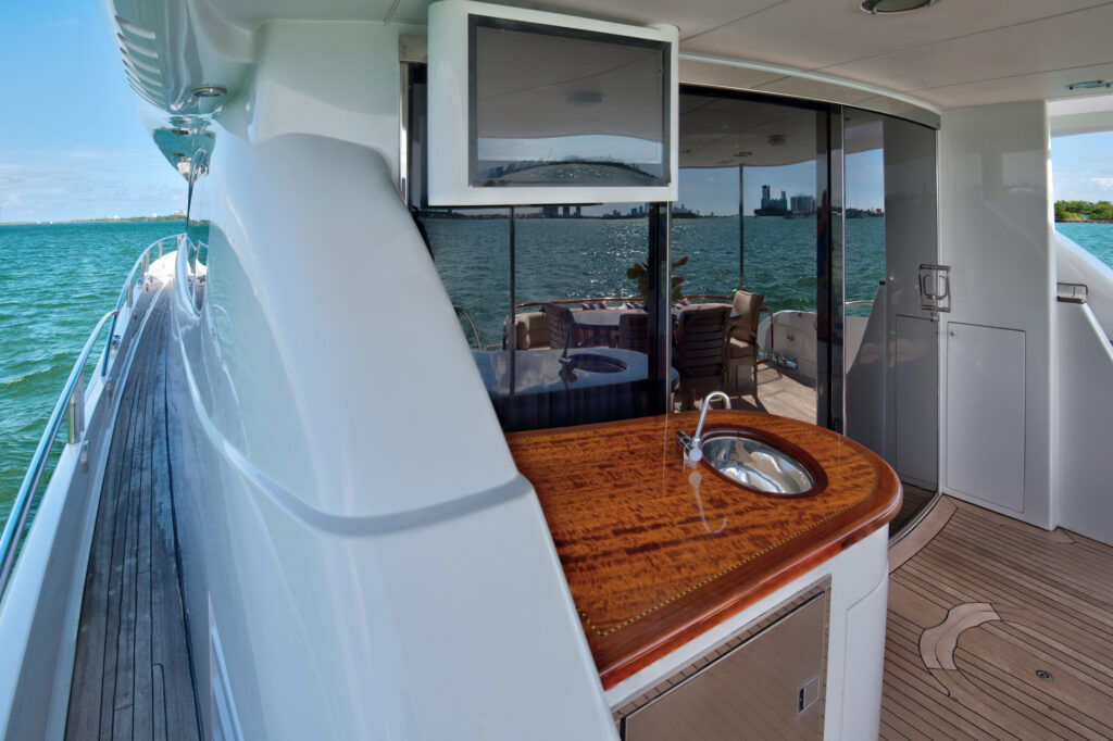 84ft Lazzara “LazzaraChip” Mega Yacht Charter | North Miami 🌴 7 %Miami Yacht Rentals%