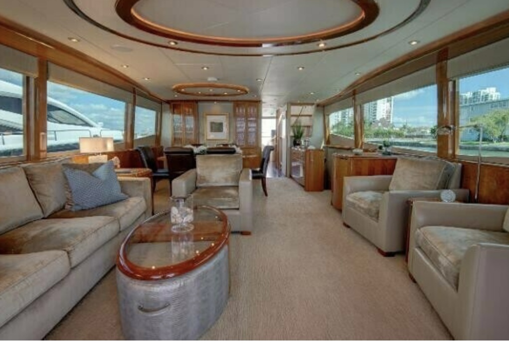 84ft Lazzara “LazzaraChip” Mega Yacht Charter | North Miami 🌴 6 %Miami Yacht Rentals%