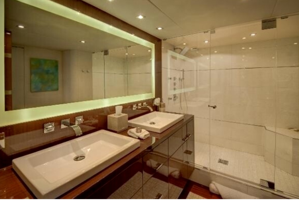 84ft Lazzara “LazzaraChip” Mega Yacht Charter | North Miami 🌴 1 %Miami Yacht Rentals%