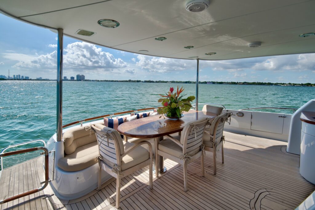 84ft Lazzara “LazzaraChip” Mega Yacht Charter | North Miami 🌴 12 %Miami Yacht Rentals%