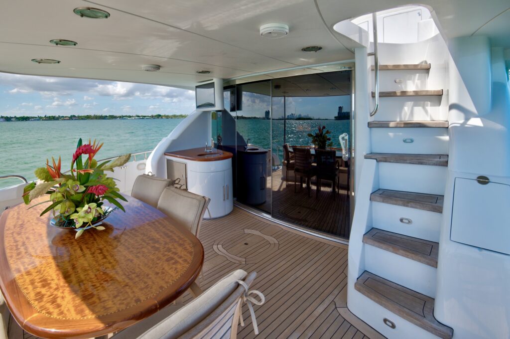 84ft Lazzara “LazzaraChip” Mega Yacht Charter | North Miami 🌴 10 %Miami Yacht Rentals%