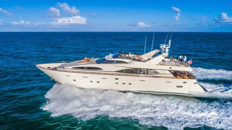 75ft Azimut Yacht Charter | Bayside Marina Miami 🚤 2 %Miami Yacht Rentals%