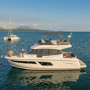 42ft Prestige Yacht Charter Panama | Luxury Island Escapes From $1,450