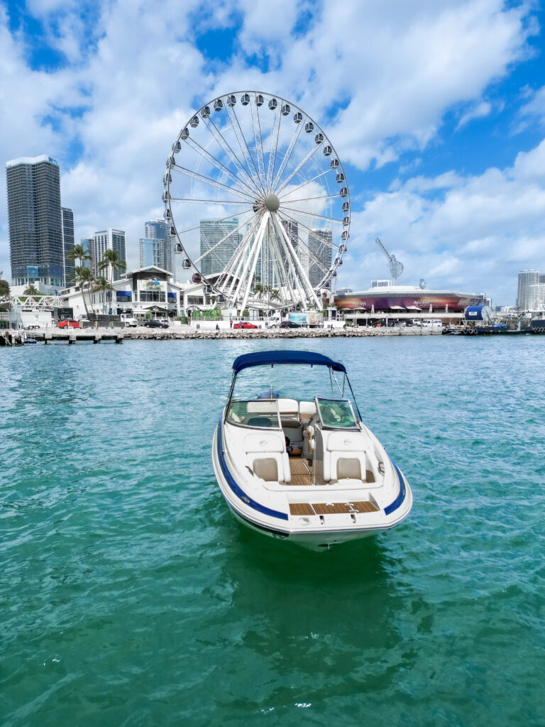 26ft Crownline Yacht Charter Miami River | Private Cruise from NW 7th St ⚓ 4 %Miami Yacht Rentals%