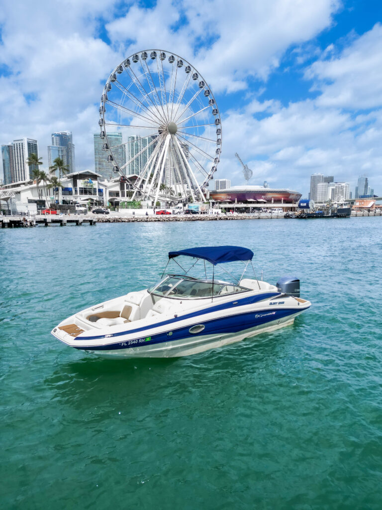 26ft Crownline Yacht Charter Miami River | Private Cruise from NW 7th St ⚓ 2 %Miami Yacht Rentals%