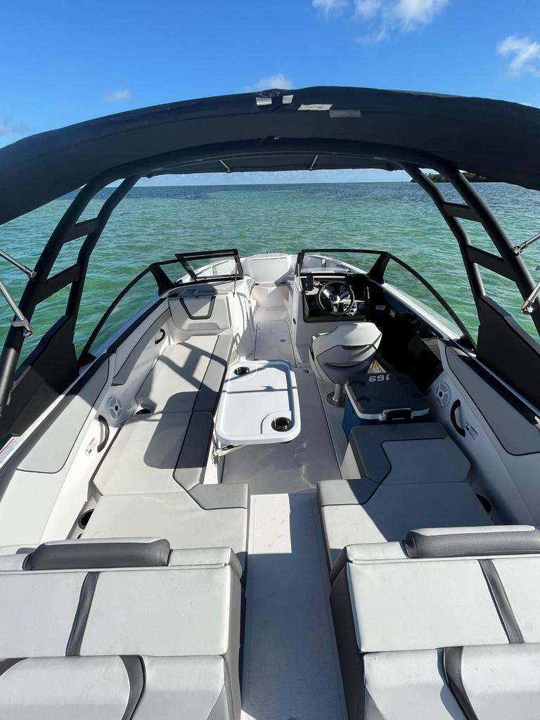22ft Yamaha “Sugar” AR220 Yacht Charter Miami | Day Boat Rental 🌊 7 %Miami Yacht Rentals%