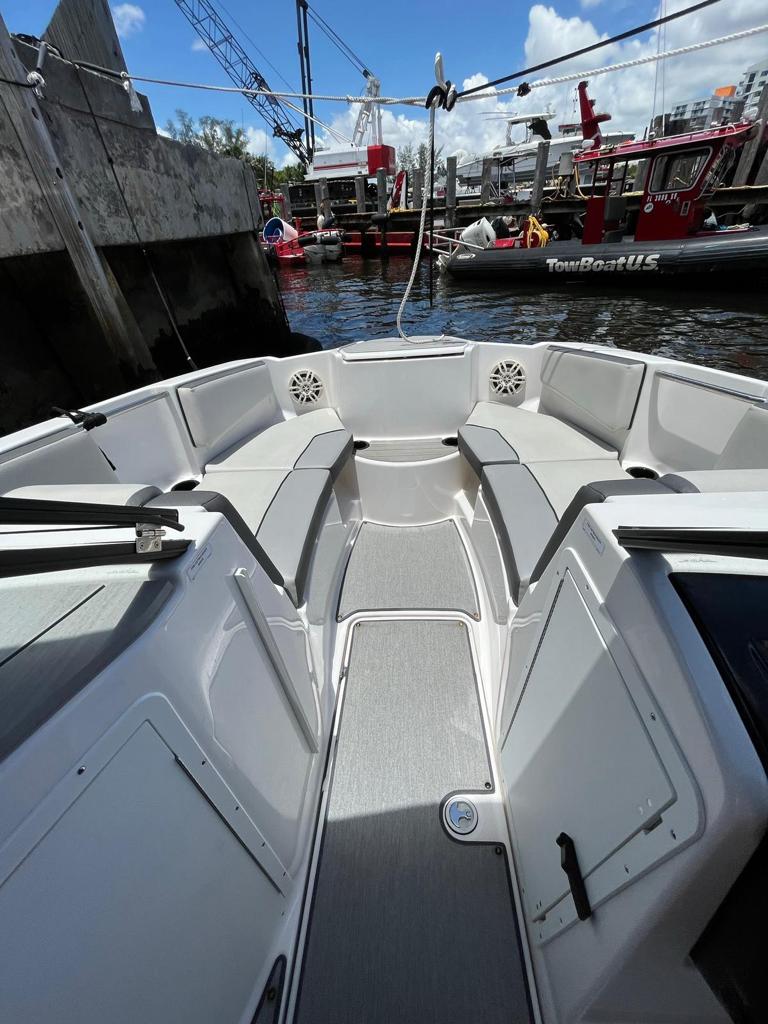 22ft Yamaha “Sugar” AR220 Yacht Charter Miami | Day Boat Rental 🌊 6 %Miami Yacht Rentals%