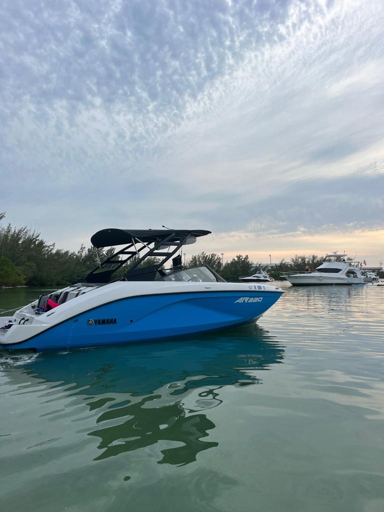 22ft Yamaha “Sugar” AR220 Yacht Charter Miami | Day Boat Rental 🌊 1 %Miami Yacht Rentals%