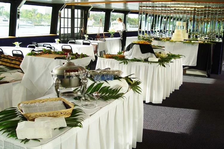 The Muse Mini Cruise • Miami Yacht Venue for Large Celebrations ✨ 3 %Miami Yacht Rentals%