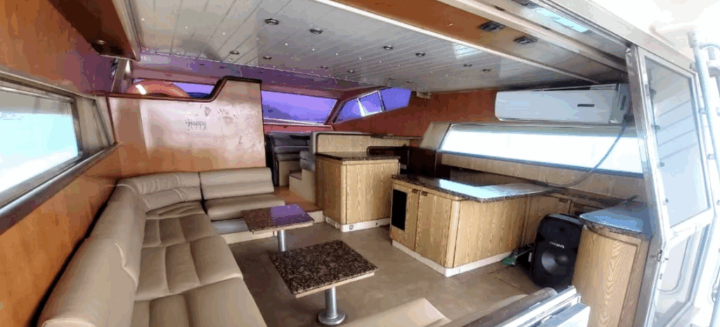 65ft Ferretti Flybridge Yacht Rental in Panama for Luxury Island Cruises | From $1,500 5 Book a luxury yacht rental in Panama with Feeling Yachty — private charters, catamarans, and island tours in the San Blas Islands and Panama Bay. All-inclusive, transparent pricing.