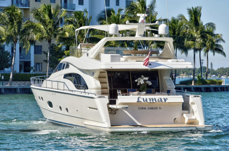 Miami superyacht rentals 💎 Oversized luxury yachts for VIP events, corporate charters, music videos & ultra-premium parties with full crew & concierge. 10 %Miami Yacht Rentals%