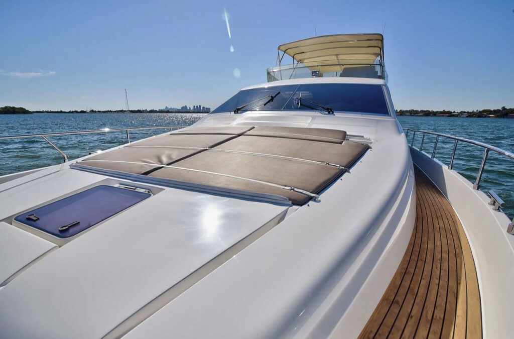75ft Ferretti “Lumar” Luxury Yacht Charter | Miami River 🌴 1 %Miami Yacht Rentals%