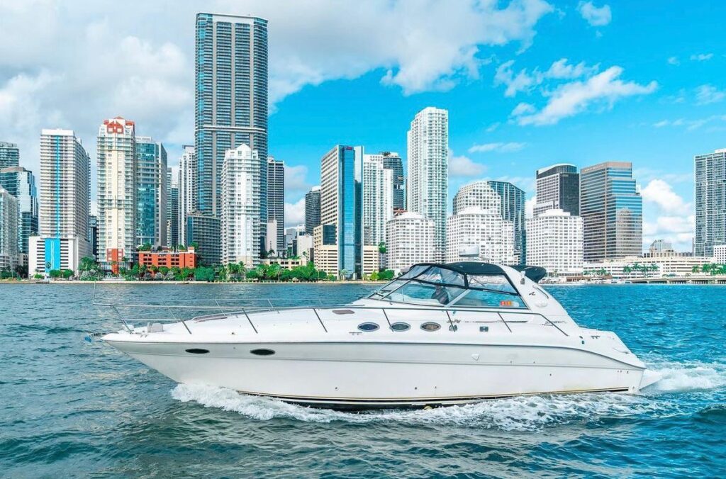 42ft Sea Ray “Double Sugar” Yacht Rental Miami Beach | Feeling Yachty Comfort 🌴 1 %Miami Yacht Rentals%