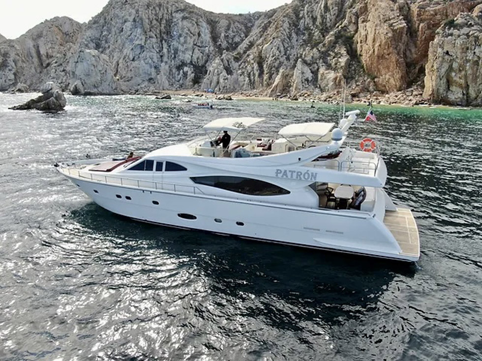80ft Astondoa “El Patron” Yacht Charter | Miami Beach 💼 2 %Miami Yacht Rentals%
