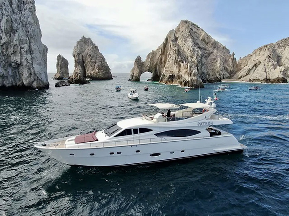 80ft Astondoa “El Patron” Yacht Charter | Miami Beach 💼 6 %Miami Yacht Rentals%