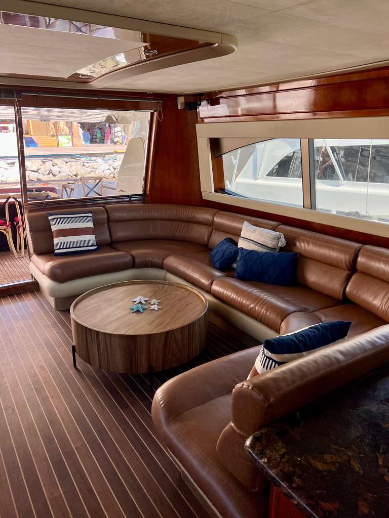 80ft Astondoa “El Patron” Yacht Charter | Miami Beach 💼 10 %Miami Yacht Rentals%