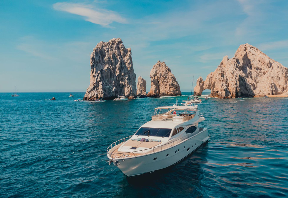 80ft Astondoa “El Patron” Yacht Charter | Miami Beach 💼 3 %Miami Yacht Rentals%