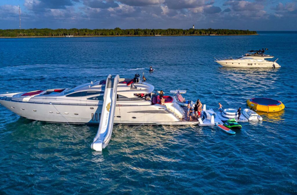 Alquiler de Yates Pershing Regal de 90 pies | Miami Beach 🚤 19 %MAlquiler de yates en Miami%