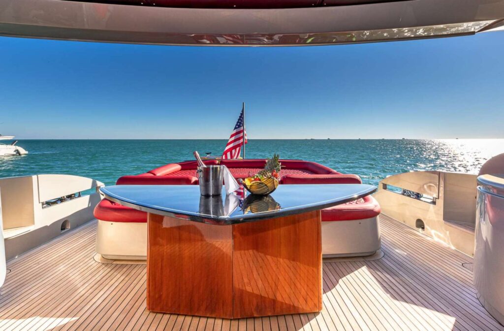 Alquiler de Yates Pershing Regal de 90 pies | Miami Beach 🚤 26 %MAlquiler de yates en Miami%