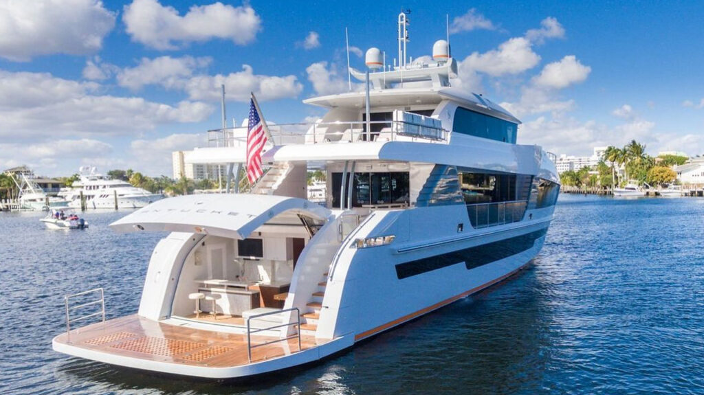 92ft Hargrave “Day One” Mega Yacht Charter | Miami Beach 🎉 2 %MAlquiler de yates en Miami%