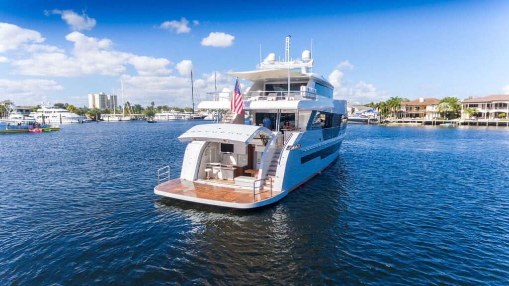 92ft Hargrave “Day One” Mega Yacht Charter | Miami Beach 🎉 3 %MAlquiler de yates en Miami%