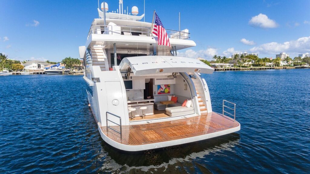 92ft Hargrave “Day One” Mega Yacht Charter | Miami Beach 🎉 4 %MAlquiler de yates en Miami%