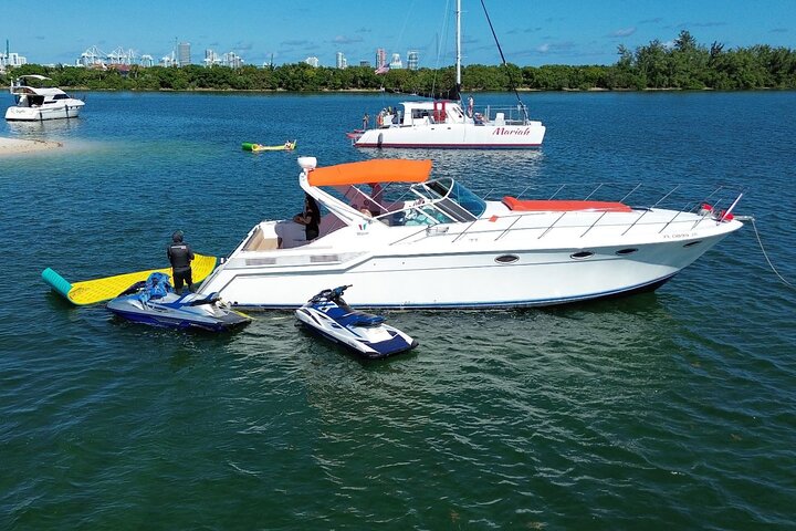 45ft Sea Ray Sundancer Orange Edition cheap Miami yacht rental