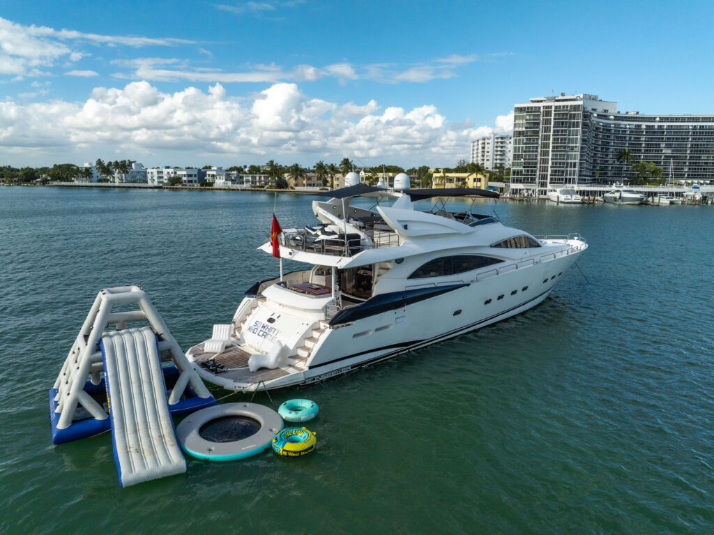 %MAlquiler de yates en Miami%