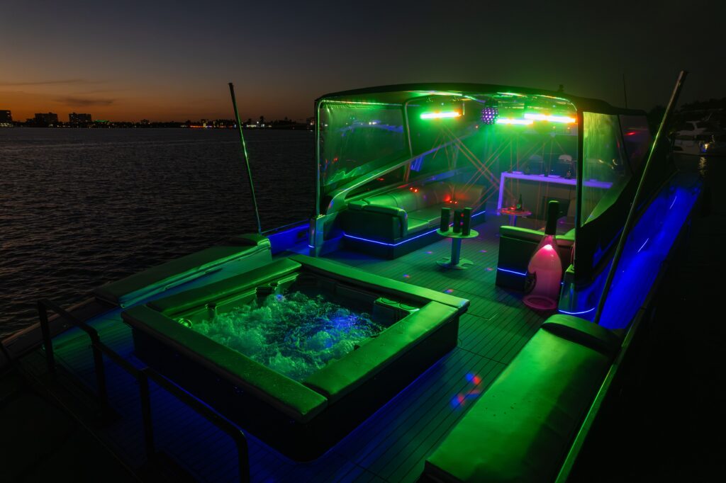 94ft Leopard “Private Key” Mega Yacht Charter | Miami 🛥️ 8 %MAlquiler de yates en Miami%