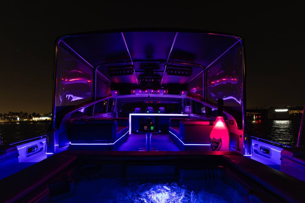94ft Leopard “Private Key” Mega Yacht Charter | Miami 🛥️ 11 %MAlquiler de yates en Miami%