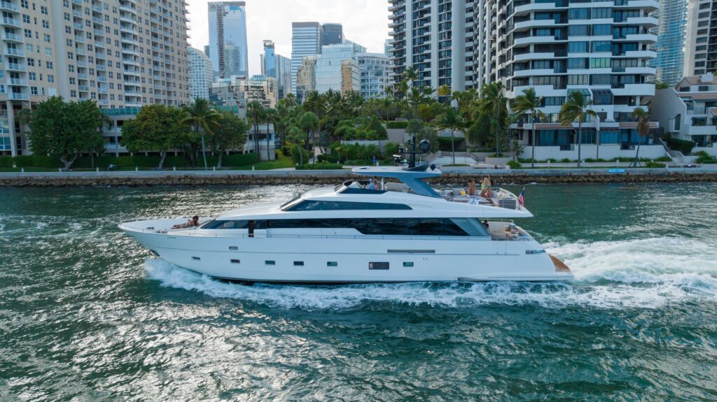 %MAlquiler de yates en Miami%