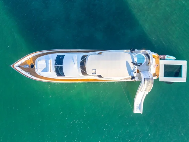 90ft Azimut “Day Dreaming” 💙🚤 | Luxury Charter at Miami Beach Marina — Free Hour 6 %Miami Yacht Rentals%