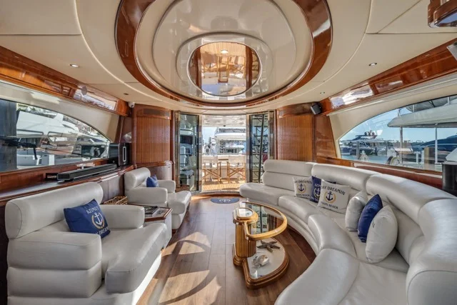 90ft Azimut “Day Dreaming” 💙🚤 | Luxury Charter at Miami Beach Marina — Free Hour 7 %Miami Yacht Rentals%