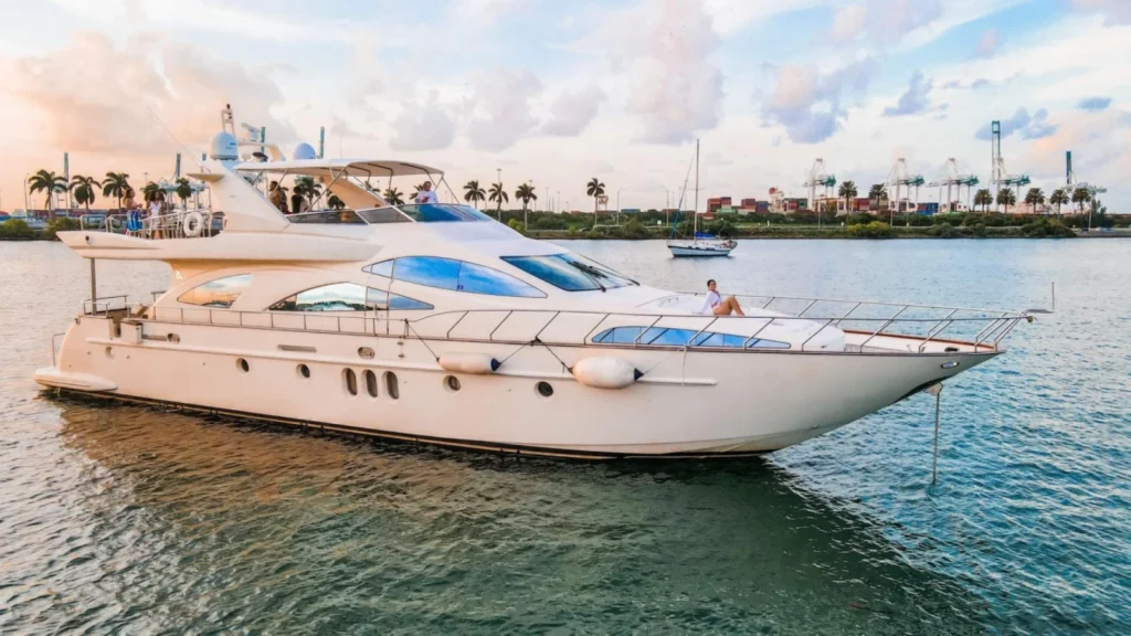 80ft Azimut “Grace” Yacht Charter | Miami Beach Experience 🌊 4 %Miami Yacht Rentals%
