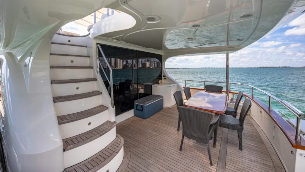 80ft Azimut “Grace” Yacht Charter | Miami Beach Experience 🌊 6 %Miami Yacht Rentals%