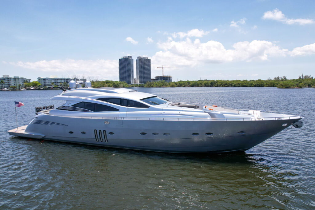 94ft Pershing “Jerico V-1” Alquiler exclusivo de yates en Miami 💎 12 %MAlquiler de yates en Miami%