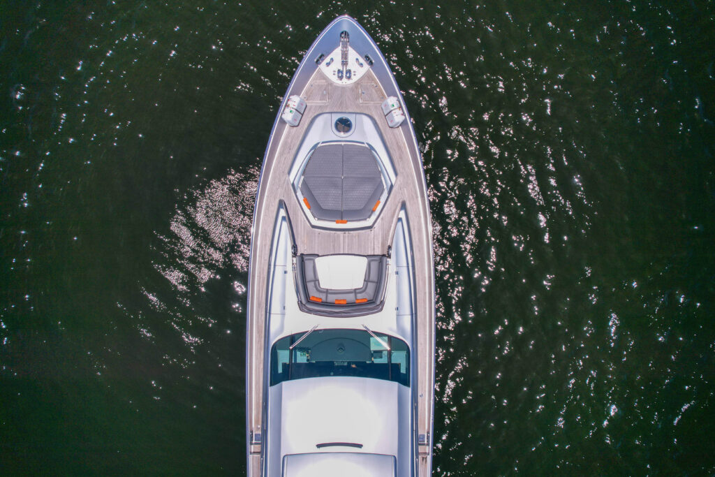 94ft Pershing “Jerico V-1” Exclusivo alquiler de yates en Miami 💎 9 %MAlquiler de yates en Miami%