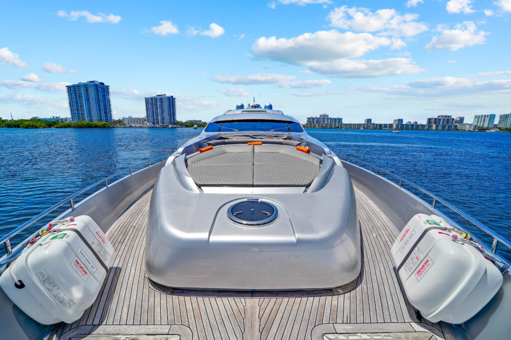 94ft Pershing “Jerico 5” Mega Yate Alquiler Miami 🌊 1 %MAlquiler de yates en Miami%