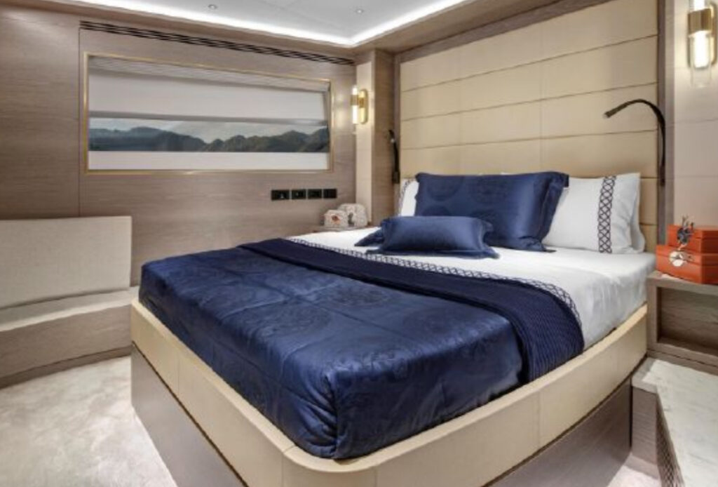 88ft Sirena Yacht Charter | Miami Beach Experience 🌴 4 %Miami Yacht Rentals%