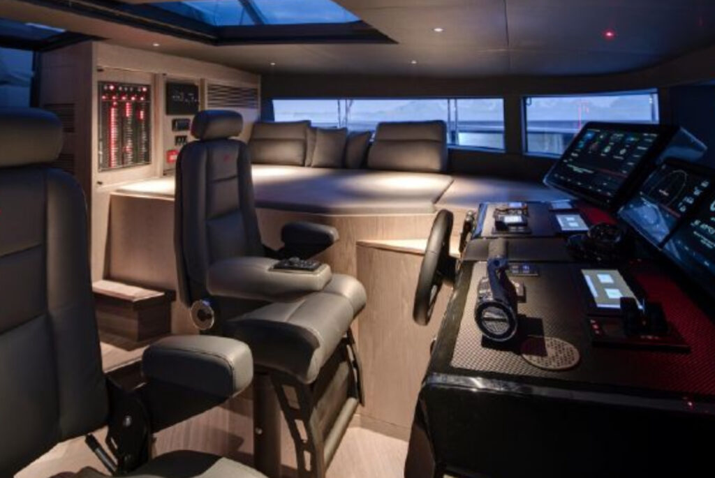 88ft Sirena Yacht Charter | Miami Beach Experience 🌴 5 %Miami Yacht Rentals%