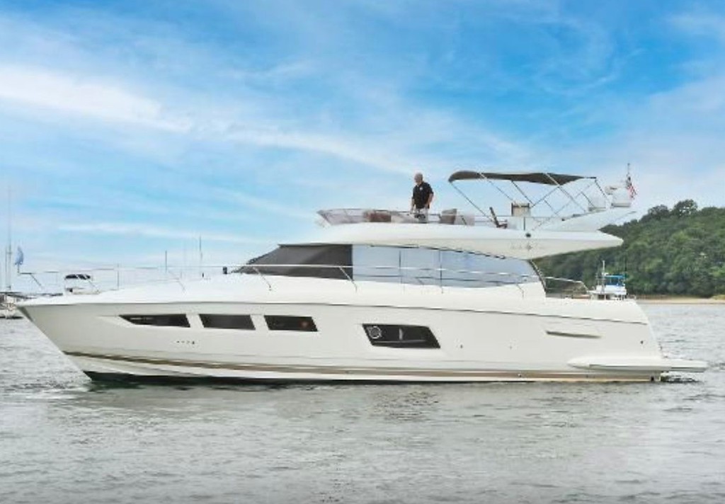 60ft Prestige Yacht Rental Miami Beach | Feeling Yachty Experience 🌊 3 %Miami Yacht Rentals%