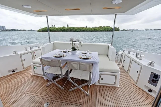 75ft Azimut “Le Grand Bleau” 💙 | Miami Luxury Yacht Charter — Free Hour 9 %Miami Yacht Rentals%