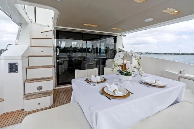 75ft Azimut “Le Grand Bleau” 💙 | Miami Luxury Yacht Charter — Free Hour 10 %Miami Yacht Rentals%